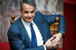 Ωρα «απολογίας» για τα σκάνδαλα